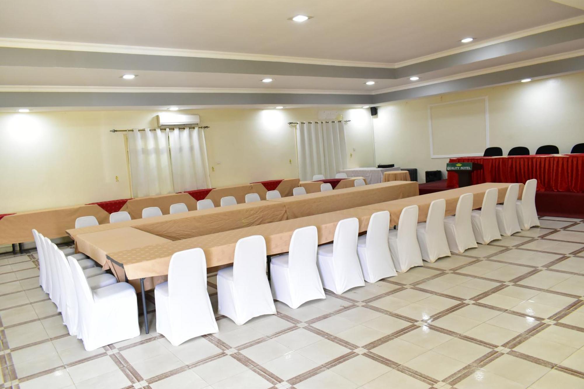 Quality Hotel Giuba Esterno foto