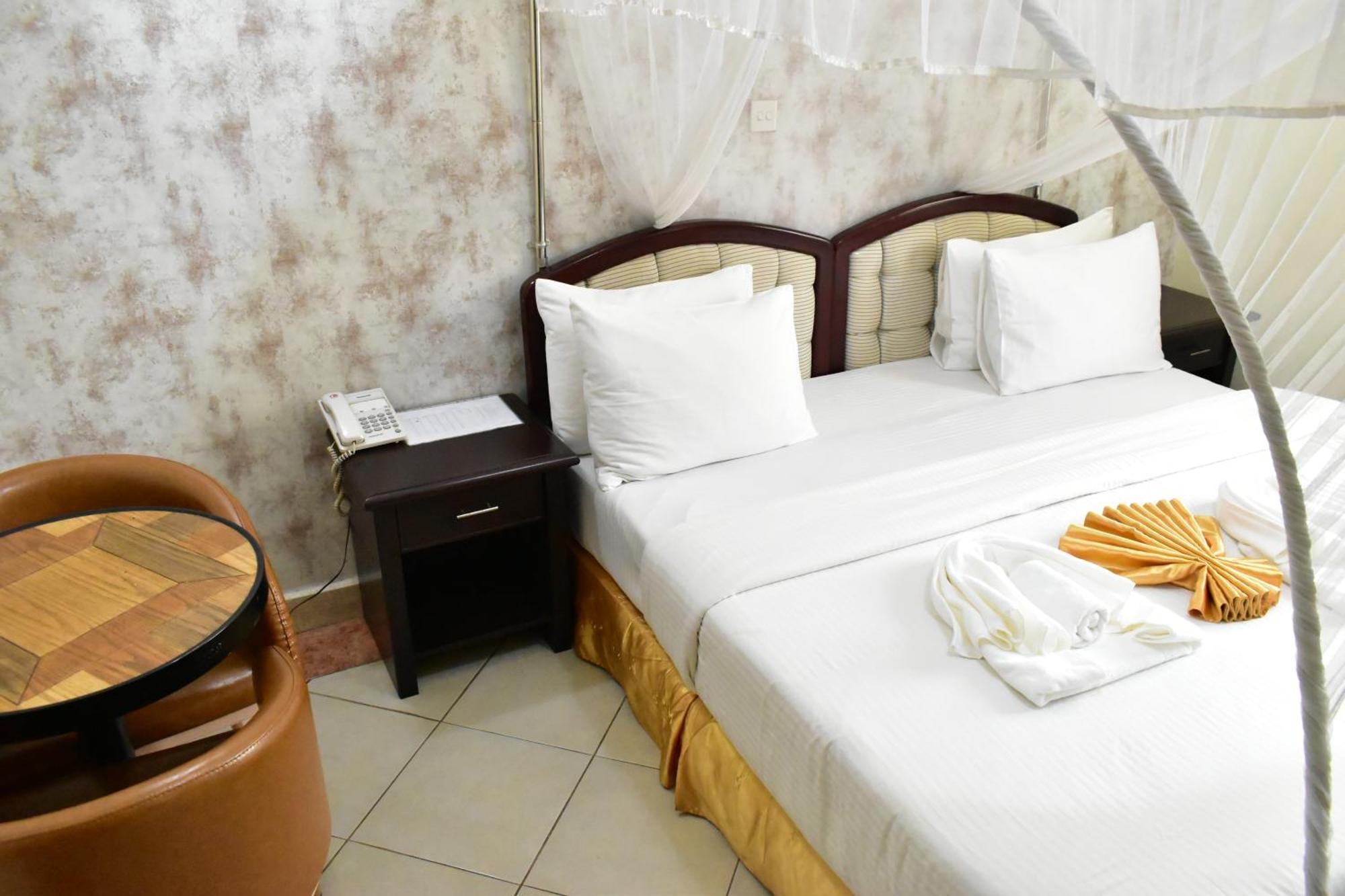 Quality Hotel Giuba Esterno foto