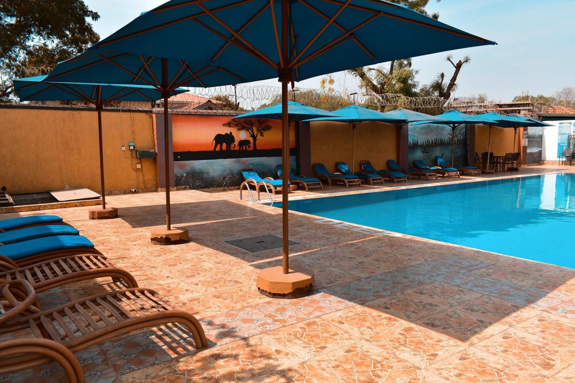 Quality Hotel Giuba Esterno foto