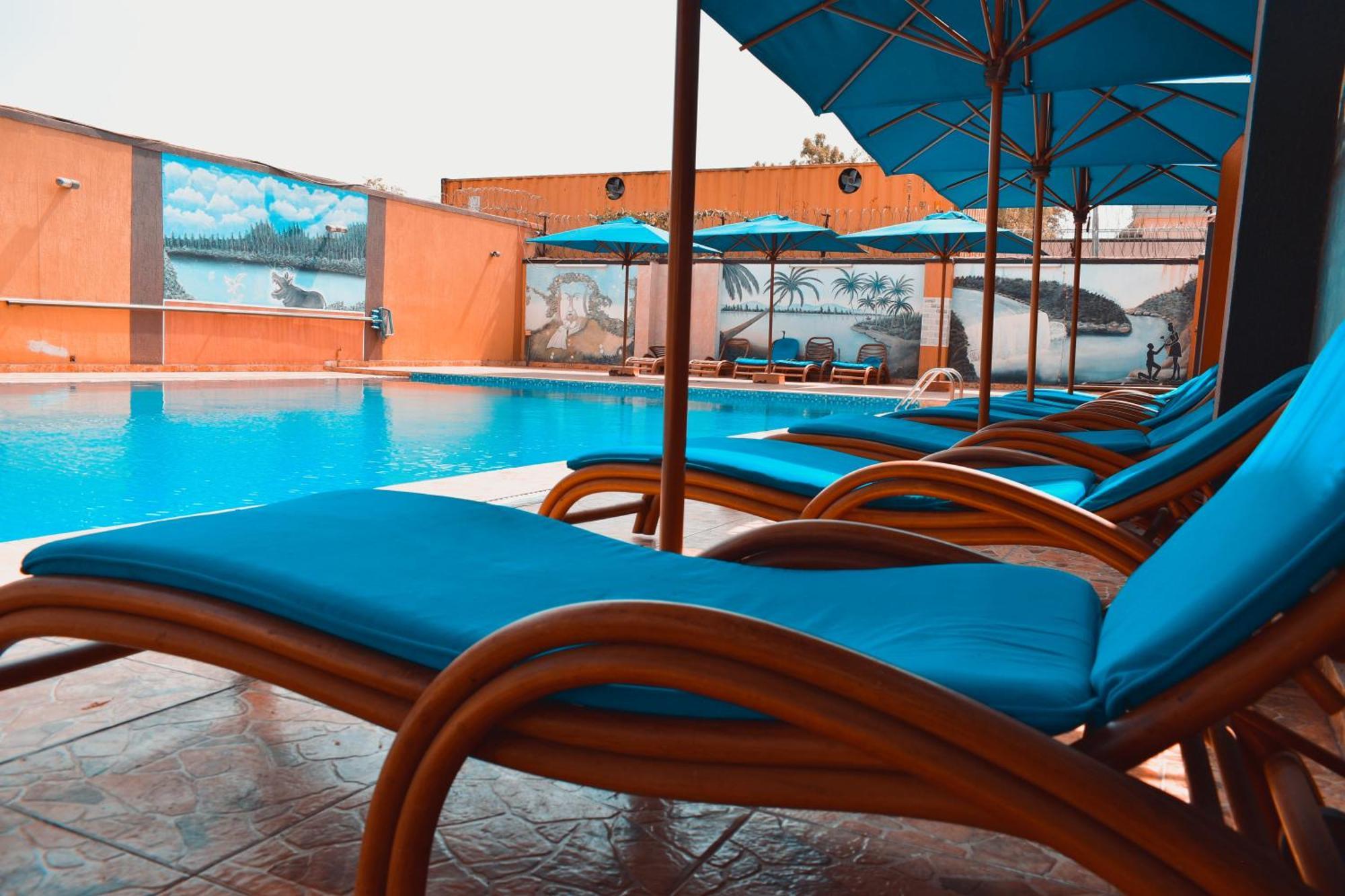 Quality Hotel Giuba Esterno foto
