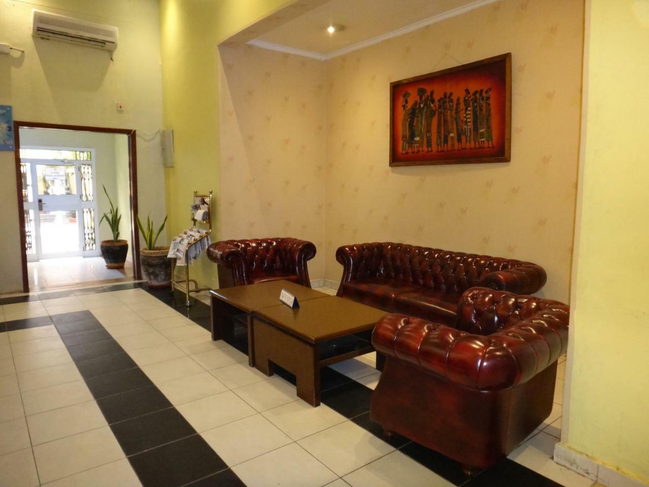 Quality Hotel Giuba Esterno foto