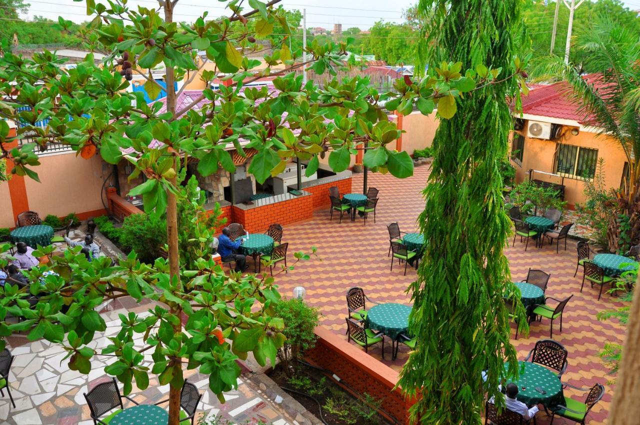 Quality Hotel Giuba Esterno foto