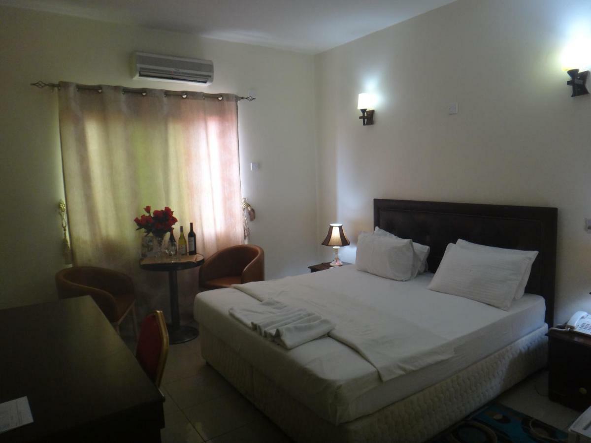 Quality Hotel Giuba Esterno foto