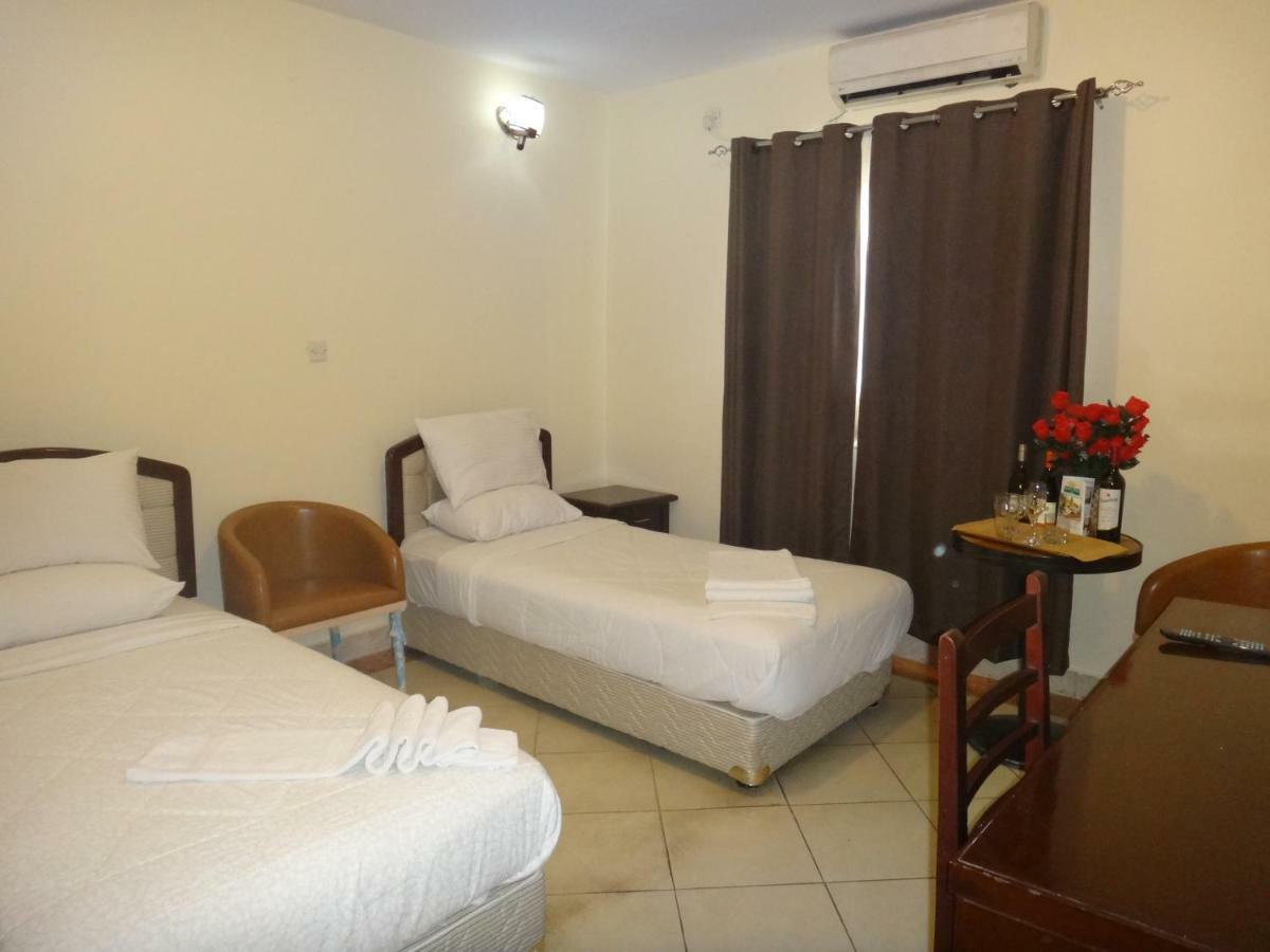 Quality Hotel Giuba Esterno foto