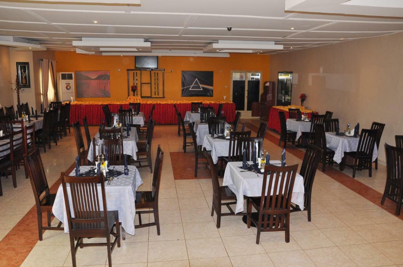 Quality Hotel Giuba Esterno foto