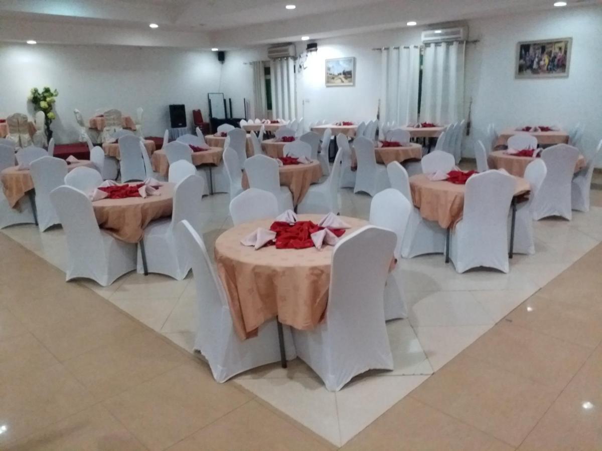 Quality Hotel Giuba Esterno foto