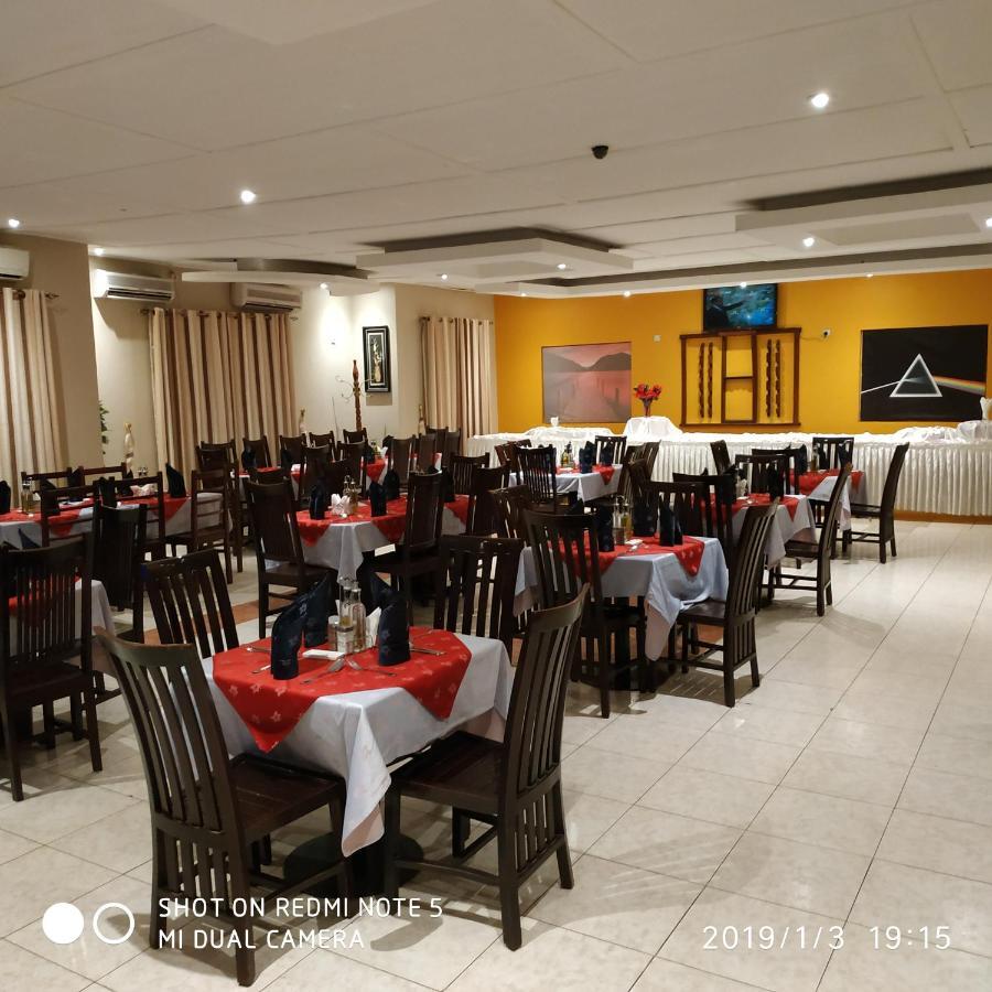 Quality Hotel Giuba Esterno foto